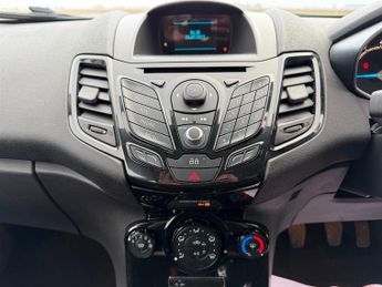 Ford Fiesta 1.0T EcoBoost Zetec Euro 5 (s/s) 3dr