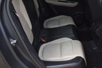 Jaguar F-Pace 2.0 D180 R-Sport SUV 5dr Diesel Auto AWD Euro 6 (s/s) (180 ps)