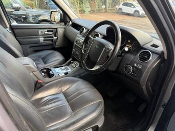 Land Rover Discovery SDV6 XS - 1 OWNER - FULL LAND ROVER SERVICE HISTORY - CAMBELT CH