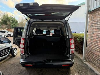 Land Rover Discovery SDV6 XS - 1 OWNER - FULL LAND ROVER SERVICE HISTORY - CAMBELT CH