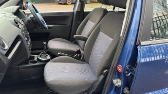 Ford Fusion 1.4 Zetec Climate Hatchback 5dr Petrol Durashift EST (149 g/km, 