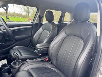 MINI Hatch COOPER EXCLUSIVE