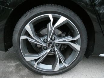 Audi A3 1.5 TFSI 35 S line Saloon 4dr Petrol S Tronic Euro 6 (s/s) (150 