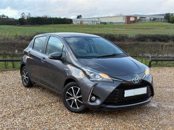 Toyota Yaris 1.5 VVT-h Icon Tech Hatchback 5dr Petrol Hybrid E-CVT Euro 6 (s/