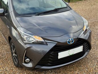 Toyota Yaris 1.5 VVT-h Icon Tech Hatchback 5dr Petrol Hybrid E-CVT Euro 6 (s/