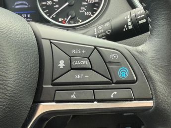 Nissan Qashqai 1.3 DIG-T Tekna SUV 5dr Petrol DCT Auto Euro 6 (s/s) (160 ps)