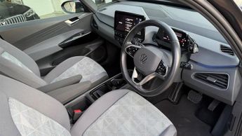 Volkswagen ID.3 Pro Performance 58kWh Life Auto 5dr