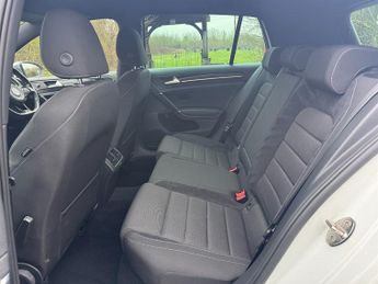 Volkswagen Golf R TSI 4MOTION DSG