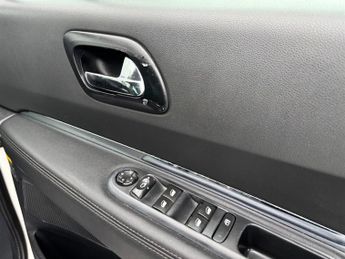 Peugeot 3008 1.6 BlueHDi Allure SUV 5dr Diesel ETG Euro 6 (s/s) (120 ps)