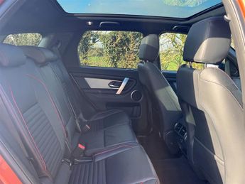 Land Rover Discovery Sport P300e 12.2kWh R-DYNAMIC SE