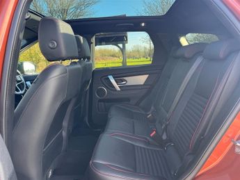 Land Rover Discovery Sport P300e 12.2kWh R-DYNAMIC SE