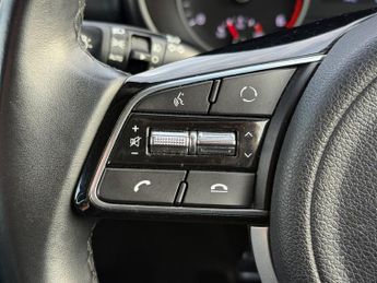 Kia Sportage 1.6 CRDi MHEV 2 SUV 5dr Diesel Hybrid Manual Euro 6 (s/s) (134 b