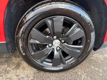 Peugeot 2008 1.6 e-HDi Allure SUV 5dr Diesel EGC Euro 5 (s/s) (92 ps)