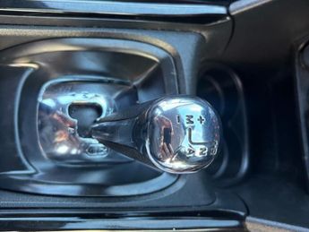 Peugeot 2008 1.6 e-HDi Allure SUV 5dr Diesel EGC Euro 5 (s/s) (92 ps)