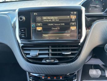 Peugeot 2008 1.6 e-HDi Allure SUV 5dr Diesel EGC Euro 5 (s/s) (92 ps)