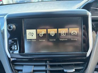 Peugeot 2008 1.6 e-HDi Allure SUV 5dr Diesel EGC Euro 5 (s/s) (92 ps)