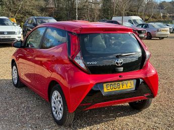 Toyota Aygo 1.0 VVT-i x-play Hatchback 5dr Petrol x-shift Euro 6 (71 ps)