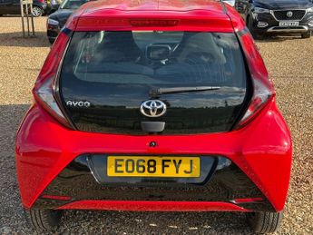 Toyota Aygo 1.0 VVT-i x-play Hatchback 5dr Petrol x-shift Euro 6 (71 ps)