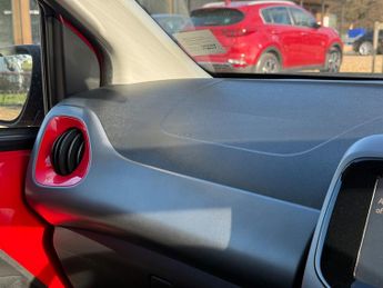 Toyota Aygo 1.0 VVT-i x-play Hatchback 5dr Petrol x-shift Euro 6 (71 ps)