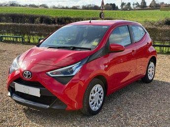 Toyota Aygo 1.0 VVT-i x-play Hatchback 5dr Petrol x-shift Euro 6 (71 ps)