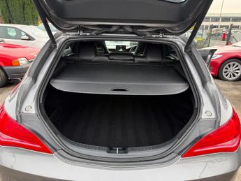 Mercedes CLA250 CLA250 4MATIC ENGINEERED BY AMG