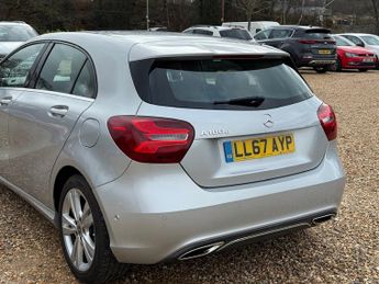 Mercedes A180d 1.5 Sport (Premium) Hatchback 5dr Diesel 7G-DCT Euro 6 (s/s) (10