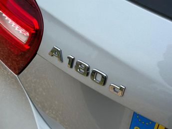 Mercedes A180d 1.5 Sport (Premium) Hatchback 5dr Diesel 7G-DCT Euro 6 (s/s) (10