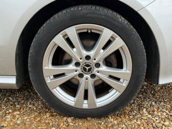 Mercedes A180d 1.5 Sport (Premium) Hatchback 5dr Diesel 7G-DCT Euro 6 (s/s) (10