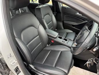 Mercedes A180d 1.5 Sport (Premium) Hatchback 5dr Diesel 7G-DCT Euro 6 (s/s) (10