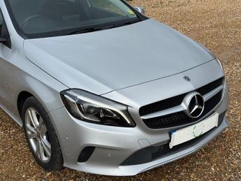 Mercedes A180d 1.5 Sport (Premium) Hatchback 5dr Diesel 7G-DCT Euro 6 (s/s) (10