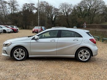 Mercedes A180d 1.5 Sport (Premium) Hatchback 5dr Diesel 7G-DCT Euro 6 (s/s) (10
