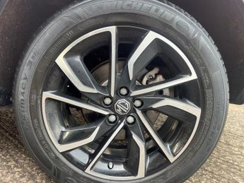 MG MG ZS EXCLUSIVE T-GDI