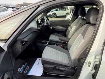 Volkswagen ID.3 Pure Performance 45kWh Life Hatchback 5dr Electric Auto (150 ps)