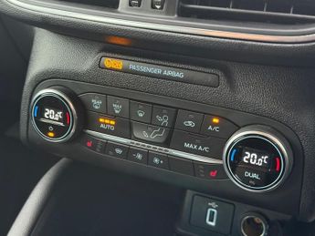 Ford Focus 1.5T EcoBoost Titanium Hatchback 5dr Petrol Auto Euro 6 (s/s) (1