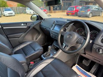 Volkswagen Tiguan 2.0 TDI BlueMotion Tech Match Edition SUV 5dr Diesel DSG 4WD Eur