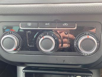 Volkswagen Tiguan 2.0 TDI BlueMotion Tech Sport SUV 5dr Diesel DSG 4WD Euro 5 (s/s