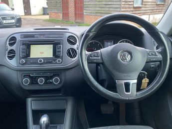 Volkswagen Tiguan 2.0 TDI BlueMotion Tech Sport SUV 5dr Diesel DSG 4WD Euro 5 (s/s