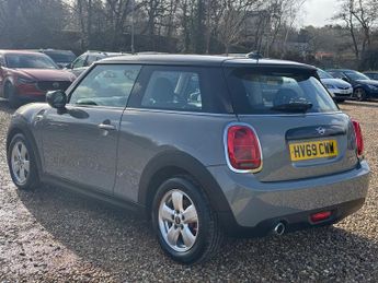 MINI Hatch 1.5 Cooper Classic Hatchback 3dr Petrol Steptronic Euro 6 (s/s) 