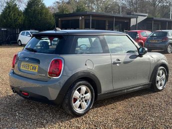 MINI Hatch 1.5 Cooper Classic Hatchback 3dr Petrol Steptronic Euro 6 (s/s) 