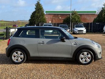 MINI Hatch 1.5 Cooper Classic Hatchback 3dr Petrol Steptronic Euro 6 (s/s) 