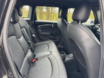 MINI Hatch COOPER EXCLUSIVE