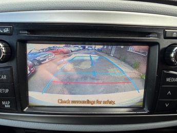 Toyota Yaris VVT-I T SPIRIT