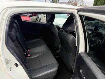 Toyota Yaris VVT-I T SPIRIT