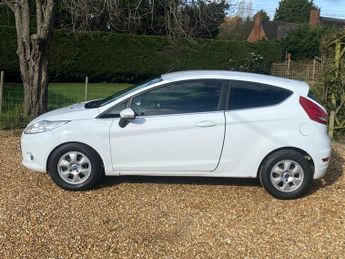 Ford Fiesta 1.6 TDCi ECOnetic DPF Titanium Hatchback 3dr Diesel Manual (95 g