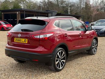 Nissan Qashqai 1.6 dCi Tekna SUV 5dr Diesel XTRON 2WD Euro 6 (s/s) (130 ps)