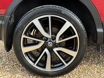 Nissan Qashqai 1.6 dCi Tekna SUV 5dr Diesel XTRON 2WD Euro 6 (s/s) (130 ps)