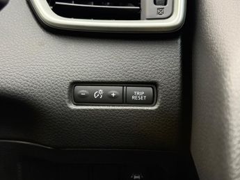 Nissan Qashqai 1.6 dCi Tekna SUV 5dr Diesel XTRON 2WD Euro 6 (s/s) (130 ps)