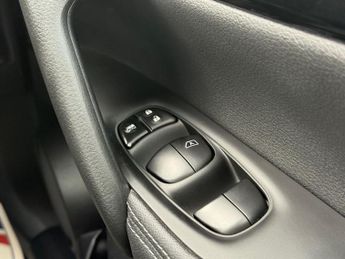 Nissan Qashqai 1.6 dCi Tekna SUV 5dr Diesel XTRON 2WD Euro 6 (s/s) (130 ps)