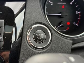 Nissan Qashqai 1.6 dCi Tekna SUV 5dr Diesel XTRON 2WD Euro 6 (s/s) (130 ps)