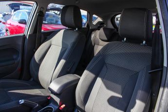 Ford Fiesta 1.0T EcoBoost Titanium Hatchback 5dr Petrol Powershift Euro 6 (1